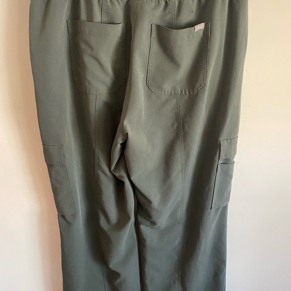 Figs Grey Cargo Scrub Pants XL Tall - Picture 5 of 5